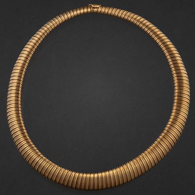 Collar de tubogas en oro amarillo de 18 kt. Measurements: Longitud: 38 cms.