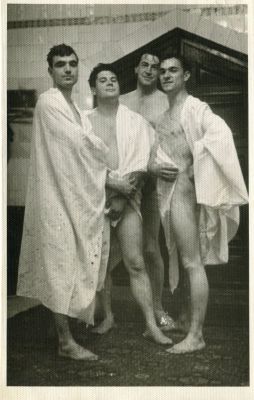 Геннадий Шпаликов, Александр Княжинский, Юлий Файт. Москва, Центральные бани. Начало 1960-х. 