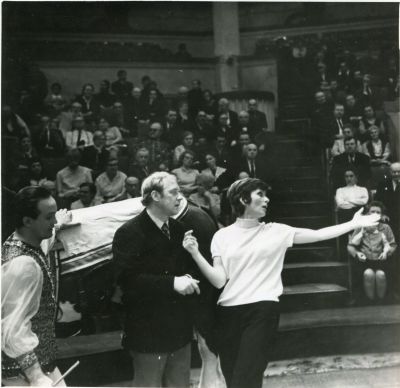 Юрий Визбор и Лариса Шепитько. Начало 1970-х . Серебряно-желатиновый отпечаток. - 1 л.; 18Х18 см. 