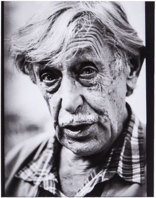 Виктор Некрасов - один из близких друзей Геннадия Шпаликова. Фотопортрет. Нью-Йорк. 1980-е. 