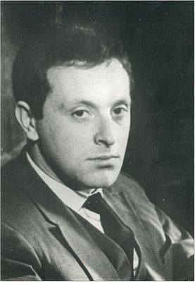 Иосиф Бродский в первом костюме-тройке. 1966. Фотограф - Александр Бродский. Оригинальный 