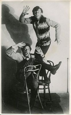 Эраст Гарин и Всеволод Мейерхольд на репетиции спектакля "Ревизор". 1925. Фотография. 