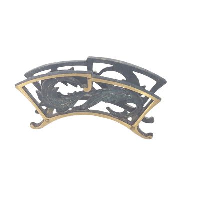 מחזיק מפיות DAYAGI תוצרת ישראל. פריט יפה שמור כחדש, משנת 1950 
עשוי יציקת פליז 
גובה - 8.5 ס"מ 