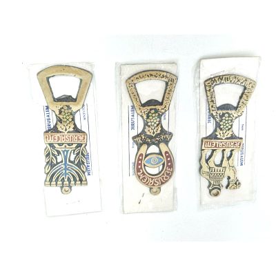 שלוש מזרות מירושלים וינטג'. שלושה פותחנים לבקבוק תוצרת ישראל. נמצאים באריזתם המקורית. 
אורכן 