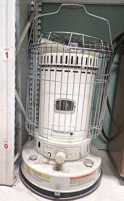 תנור נפט ממותג חברת PRUSMAN במצב טוב. תנור ו חימום המופעל על ידי נפט מפיץ חום נעים בכל הבית 