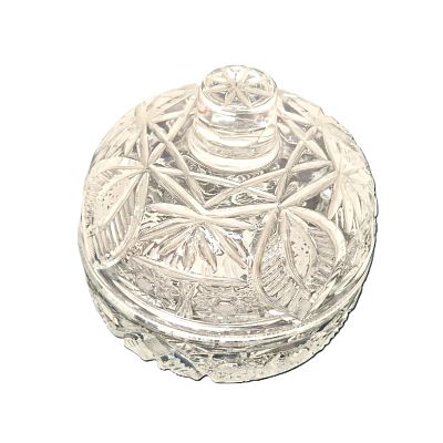 קערת קריסטל עם מכסה, וינטג'. פריט יפה ואלגנטי לדברי מתיקה . 
קוטר הקערה - 14 ס"מ 
גובה כללי 