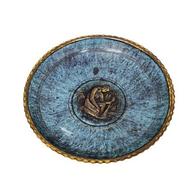 צלחת נחושת לתליה וינטג'. קוטר - 19 ס"מ 
צלחת עם עבודת תבליט מיוחדת תוצרת ישראל