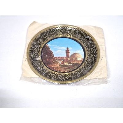 צלחת נחושת לתליה. צלחת נחושת עם תמונה של טבריה במרכזה... 
קוטר - 15.5 ס"מ