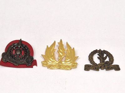 סמלים לכומתה. סמלים של חיל הים, חיל תחמושת וחיל רגלים.. 
גדלים : רוחב - 5 , 4.3 , 5. ס"מ 
