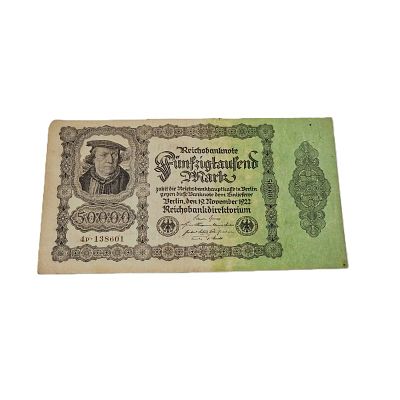 50,000 מארק. שטר שמור מ 1922 
אורך - 19 ס"מ 
רוחב - 11 ס"מ