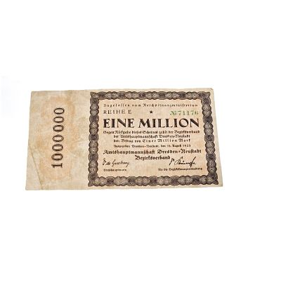 1 מיליון מארק. מיליון מארק משנת 1923 השטר שמור מאוד! 
אורך - 13.7 ס"מ 
רוחב - 8 ס"מ