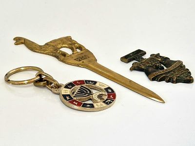 לוט פריטים ישן. לוט של פותח מכתבים וינטג' מפרו.. אורך - 15 ס"מ 
פריט ישראלינה של שניים מרימים 