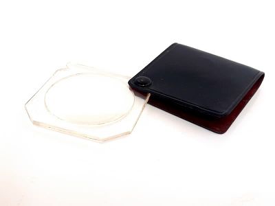 זכוכית מגדלת ישנה. אורך ורוחב - 5.5 ס"מ