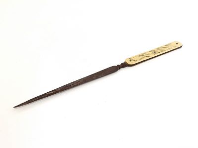 פותח מכתבים ישן מאד. פותח מכתבים , פריט יפה ישן. 
חרוט עליו : DROGUERIA DE LA ESTRELLA 
אורך 