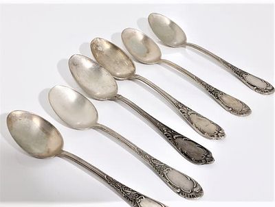 6 כפות ישנות מצופות כסף. כפות למרק ישנות ומעוטרות מצופות כסף חתומות מתחילת המאה ה-20. 
אורך כל 