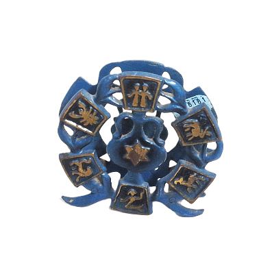 מחזיק מפיות וינטג'. מחזיק מפיות יצוק עם הטבעת 12 המזלות. יציקת פליז. 
גובה - 8.5 ס"מ 
רוחב - 8.5 ס"מ