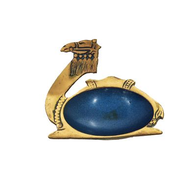 מאפרה וינטג' " HAKULI ". מאפרה יצוקה פליז בצורת גמל, ציפוי אמייל כחול בוהק 
מיוצרת על ידי אומן 