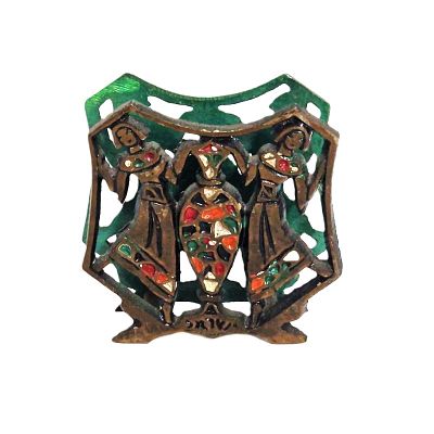 מחזיק למפיות וינטג'. פריט יפה למפיות .יצוק פליז. חרוט עליו ישראל. 
רוחב - 8 ס"מ 
גובה - 9 ס"מ 