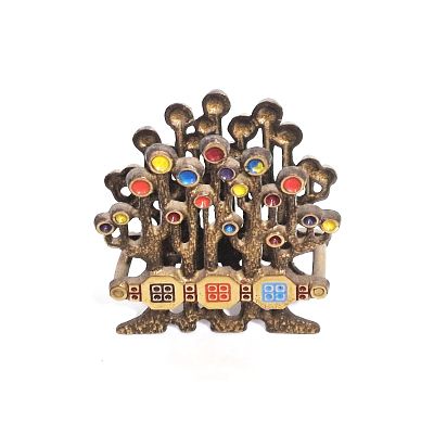 מחזיק למפיות וינטג' חתום. פריט וינטג' מדהים חתום חן חברון 456 
יציקת פליז שמורה. 
רוחב - 9 ס"מ 