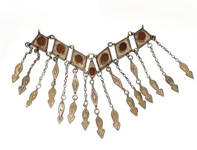 תליון כסף אסלאמי ישן. תליון אסלאמי עם נוכחות משובץ אבנים צריך לחבר שרשרת , 
רוחב 19 ס"מ אורך - 