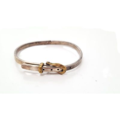 צמיד כסף חתום. צמיד מעוצב בצורת חגורה. 
משקל - 18.9 גר'