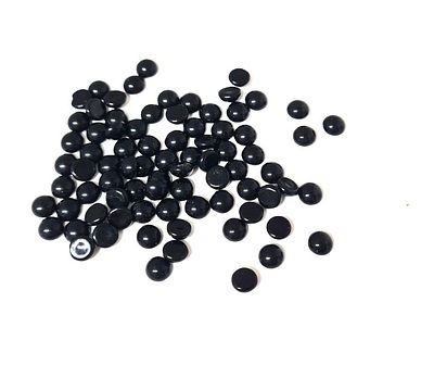 לוט קבושונים שחורות. קוטר - 0.6 ס"מ 
ככל הנראה אוניקס בחיתוך קבושון. 
מתאים לשיבוץ בטבעות 
משקל 