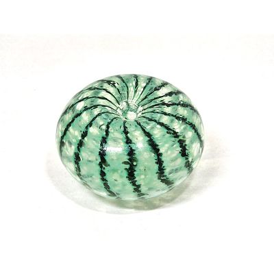 פריט לנוי עשוי זכוכית. גובה- 6 ס"מ 
קוטר - 8.5 ס"מ