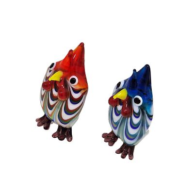 שני ינשופים עשויים זכוכית צבעונית. פריט מיניאטורי ססגוני.. לאספנים 
גובה - 6 ס"מ 
רוחב - 2.5 ס"מ