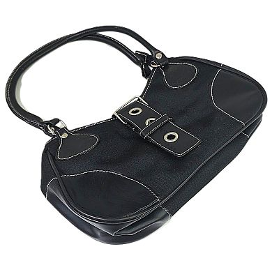 תיק אופנתי שחור קטן. עשוי בד קשיח. ממש כחדש. 
אורך - 14 ס"מ 
רוחב - 29 ס"מ