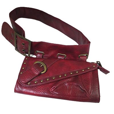 פאוץ' מיוחד בצבע בורדו. פאוץ' עשוי סקאי ברמה גבוה (סוג א') 
חגורה באורך - 108 ס"מ 
רוחב -6 ס"מ