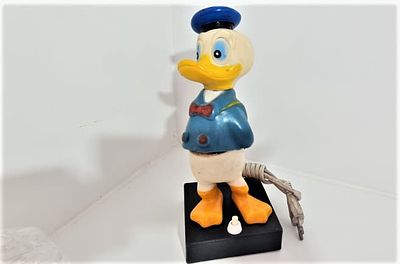 מנורת לילה "דונלד דאק" . לאספני וולט דיסני, מנורת לילה יפה לחדר ילדים בדמותו של דונלד דאק.. 