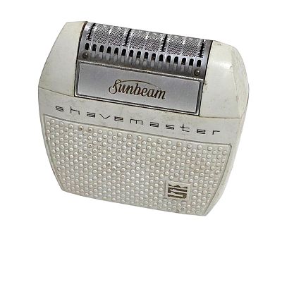 מכונת גילוח חשמלית וינטג' SUNBEAM. דגם SHAVEMASTER. 
המכונה בעלת ראש רשת. הדגם הזה היה מאוד 