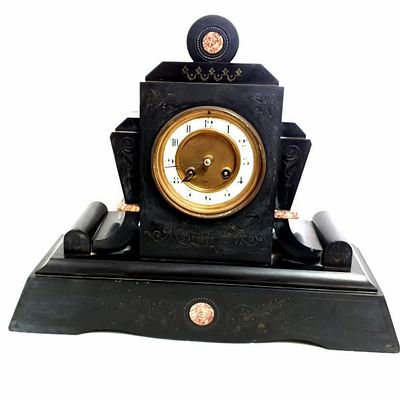 שעון שיש שולחני צרפתי ישן כל הידוע לי, הקפיץ מתיחה מתוח יתרה, ניתן לתקנו בנקלה. איסוף עצמאי. מידו 