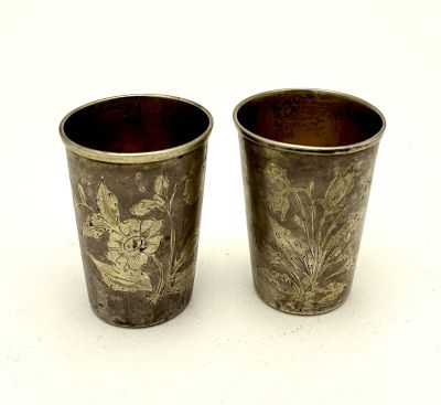 Стопки, цветочный орнамент, серебро 875 проба, золочение. 
СССР 1930-40 гг. 
Высота 6 см., 