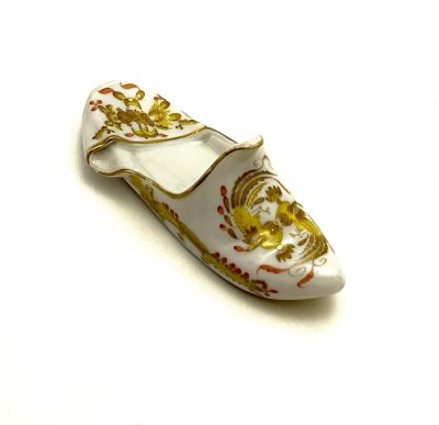 Туфелька Мейсен, 1900-1930 гг. 
9х3 см. Имеется небольшой скол сбоку.