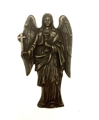 Ангел с чашей. Чугун, начало 20 века. 
Высота 23 см., ширина 14 см.