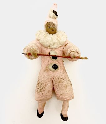 Елочная игрушка "Пьеро". Папье-маше, 1930 год. 
Размер 15x4 см.