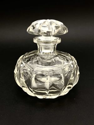 Парфюмерный флакон. Предположительно Бахметьевский завод, середина 19 века. 
Без сколов 
