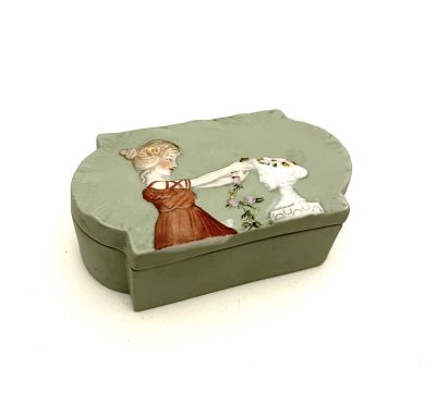 Шкатулка для драгоценностей. Бисквит. Германия, 1920-30 годы. 
Без сколов, трещин и 