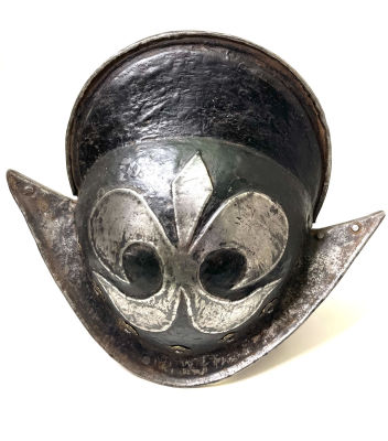 Шлем морион с гребнем. Западная Европа, Франция, XVII век. 
Материал: сталь, кожа. Техника: 