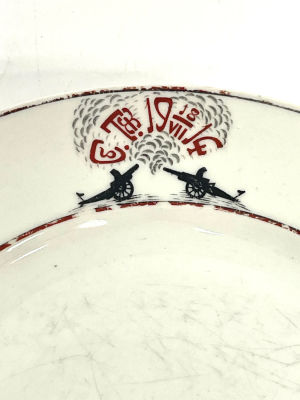 Тарелка из полкового собрания Сибирской тяжелой артиллерийской батареи. 
Фабрика Кузнецова 