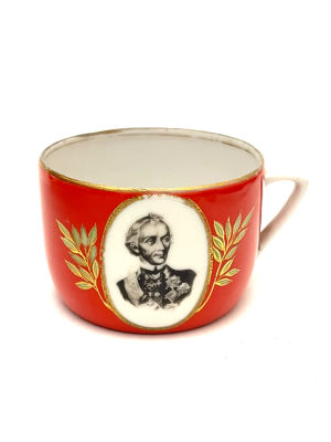 Чашка для чая. С портретом А.В.Суворова. 
Деколь с подрисовкой. Дулево, 1950 г. Первый сорт. 