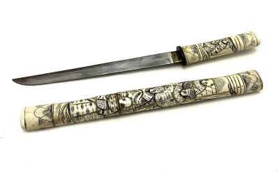 Вакидзаси. Ножны и рукоять из слоновой кости. 
Японская империя, вторая половина 19 века. 
