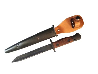 Штатный нож французского иностранного легиона обр.1945 г. Изготавливался заводским способом из 