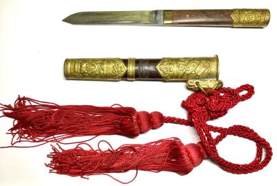 Нож Монголо-бурятский нач. 20 в. Латунь. Размер в ножнах 21.5 см клинок 9.7 см, ширина клинка1,5 см