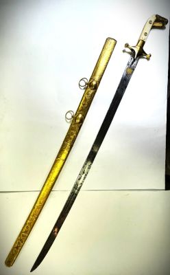 Сабля восточная 19 век. . Ножны и детали рукояти обложены золотом.