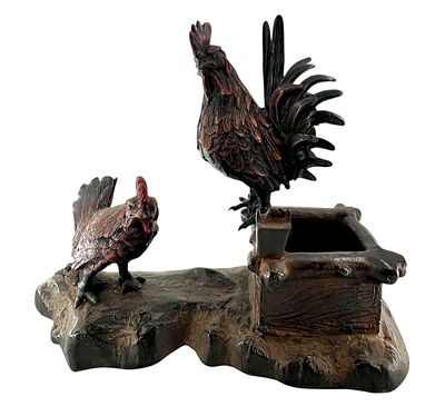 Окимоно. Япония, середина XX века. Чугун. Роспись холодной эмалью.
Карандашница "Петух и курица". 