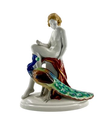 Антикварная статуэтка "Девушка с павлином". Фарфор, полихромная роспись, глазурь. Фарфоровая 