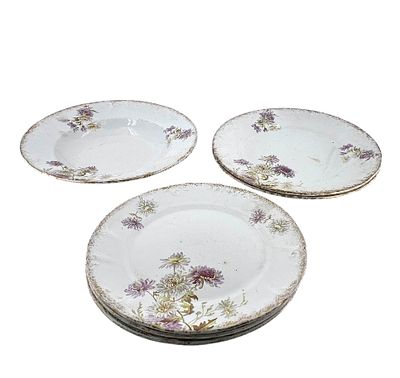 6 тарелок. Диаметр - глубокая 25 см, плоские 3 шт по 22 см, плоские 2 шт по 25 см.