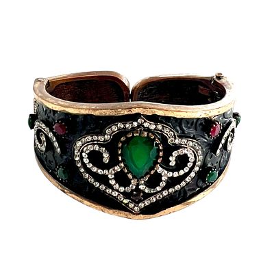 Браслет восточного типа с камнями. Вес - 61,94 гр.